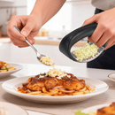 Triturador de Alho em Aço Inoxidável – Espremedor Manual Ergonômico para Cozinha